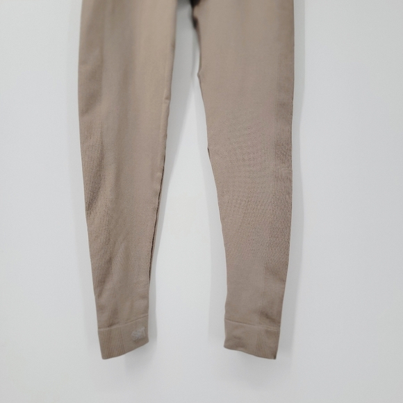 SET Active Leggings Size Medium Stardust Canoe Sand Taupe Minimalist Neutral - Picture 13 of 16